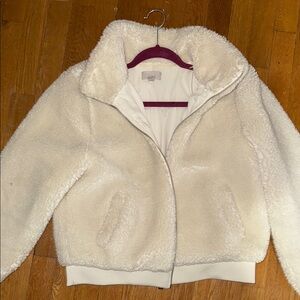 Loft Sherpa / White Teddy coat in cream/white color